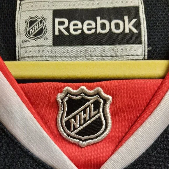 Youth Reebok NHL Chicago Blackhawks Jersey, Size L/XL - Picture 5 of 5